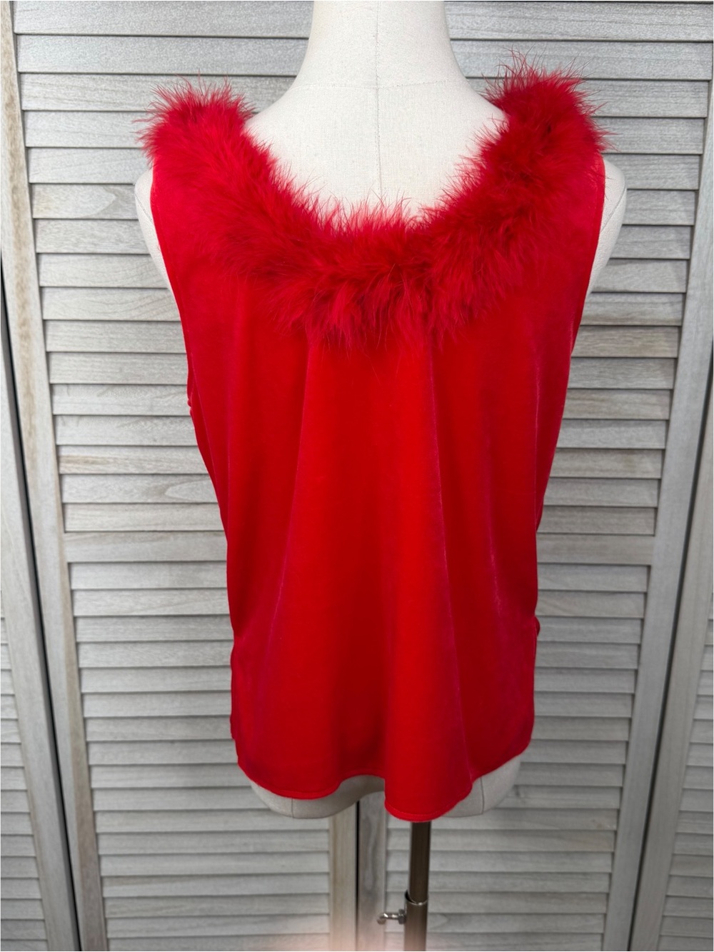 CINEMA ETOILE Women's Vintage 90's/Y2K Velvety Red Tank Top Feather Neck-M - Picture 2 of 2